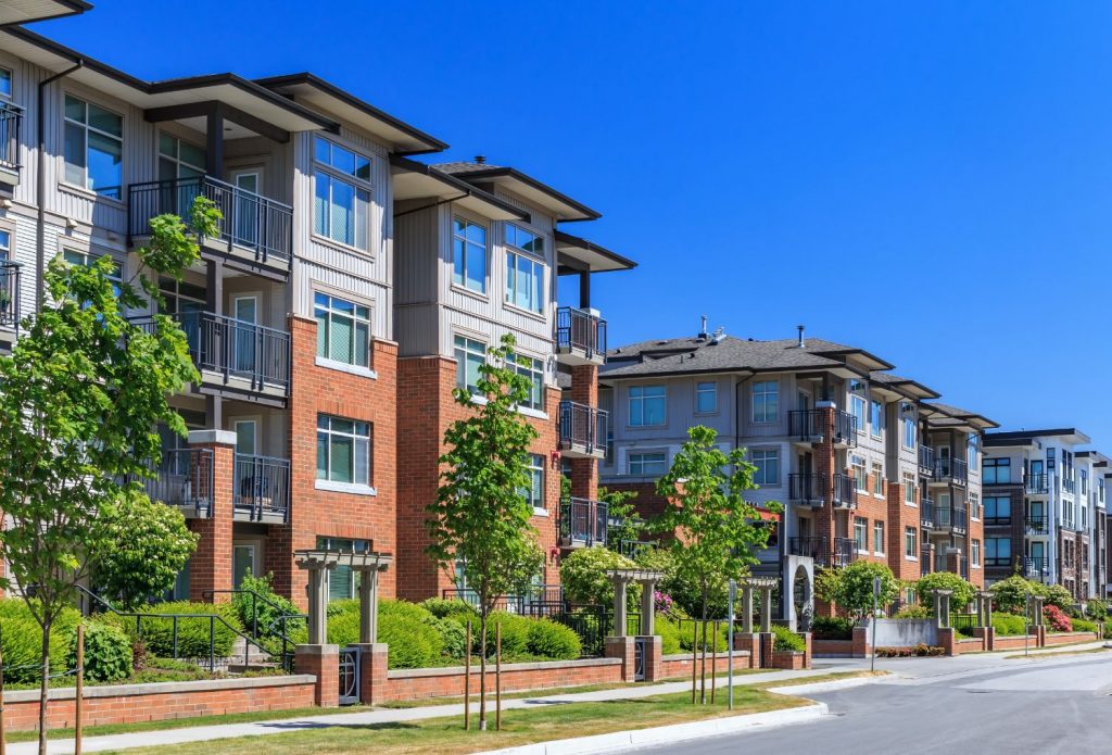 APARTMENT COMPLEXES, CONDOMINIUM DEVELOPMENTS AND HOA SECURITY SERVICES